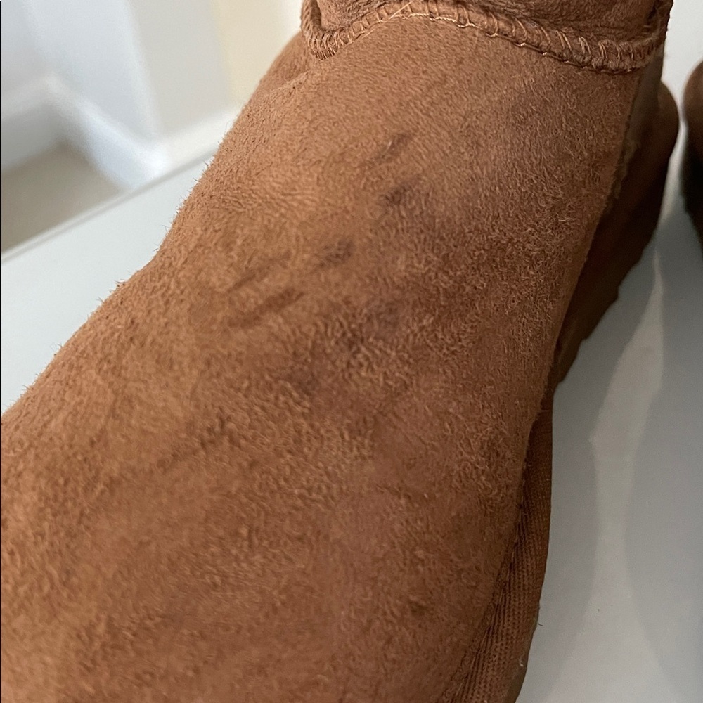 UGG Classic Mini II Women's Tan Boots Women Size 7 - Picture 10 of 12